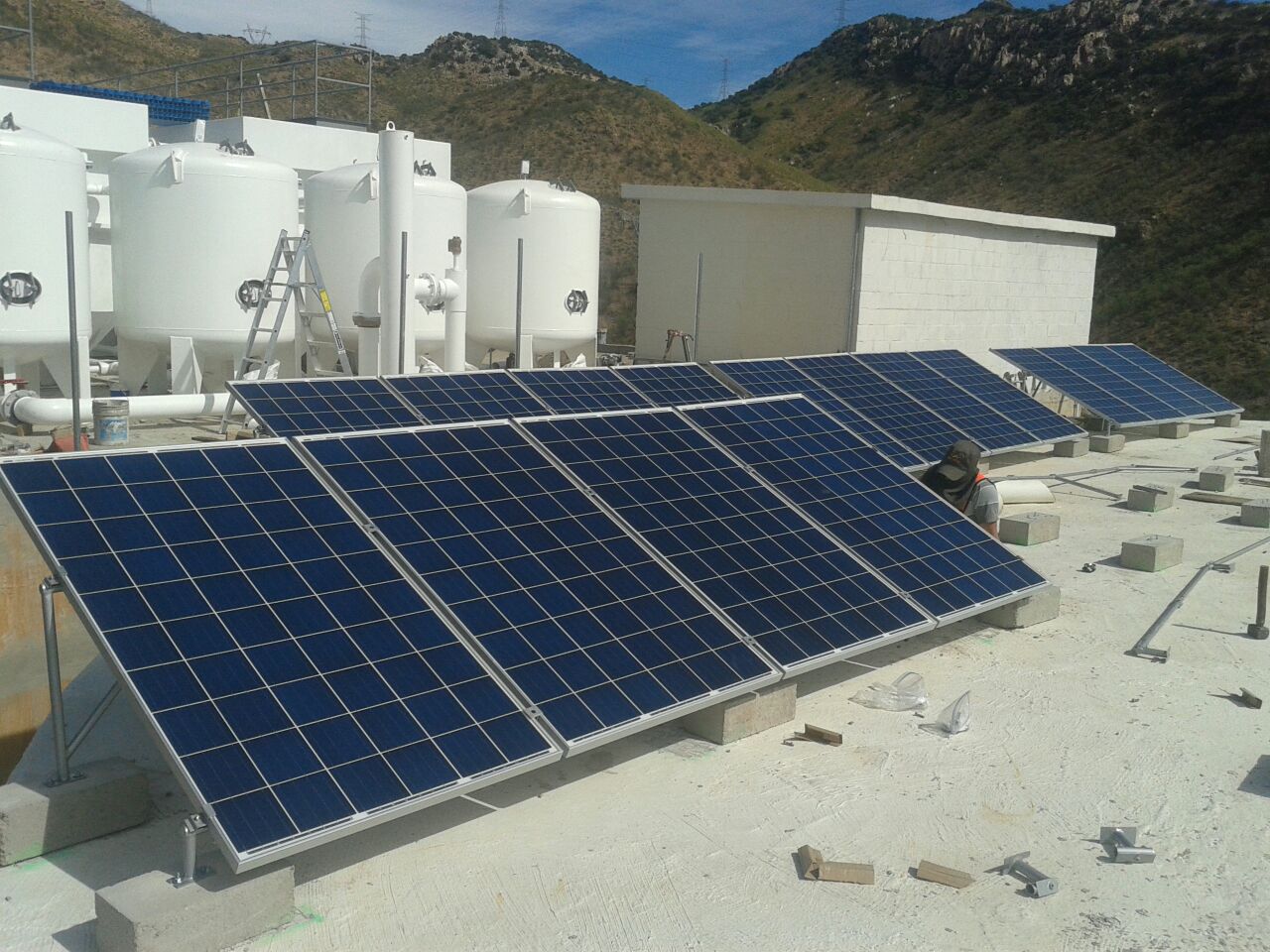 SolarSnap, Acero Fuerte